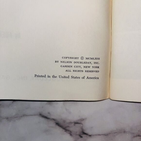 Amy Vanderbilt Success Program How To Decorate With Accessories Adele Fletcher - Picture 3 of 3